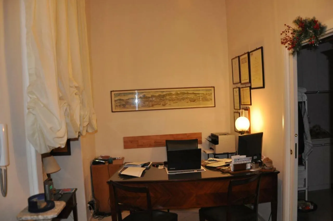 Bed and Breakfast Domus Borbonica Napoli 3*,  Italia