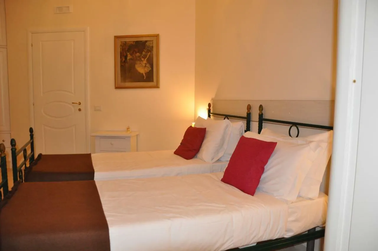 Bed and Breakfast Domus Borbonica Napoli 3*,