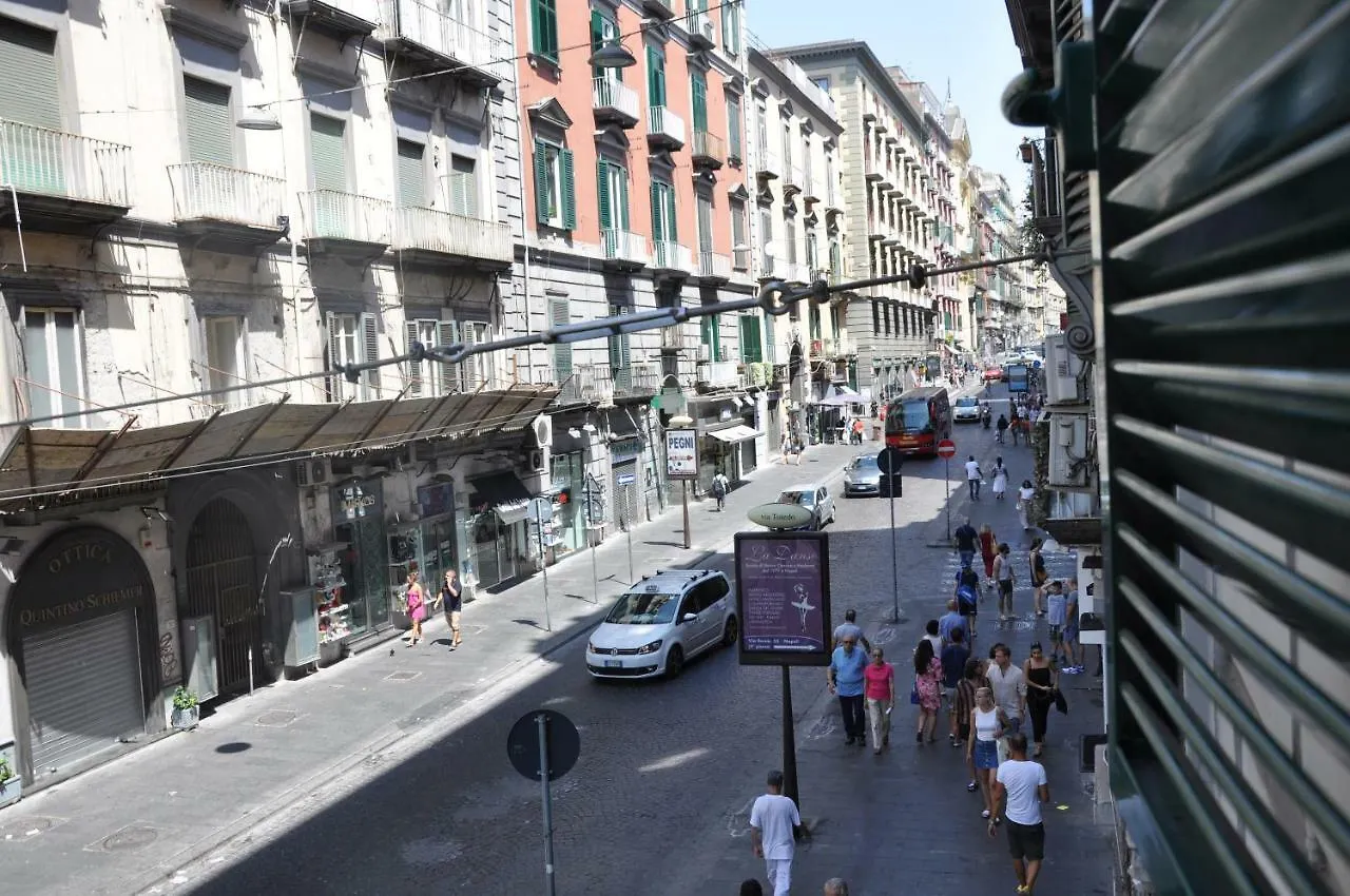 *** Bed & Breakfast Bed and Breakfast Domus Borbonica Napoli Italia