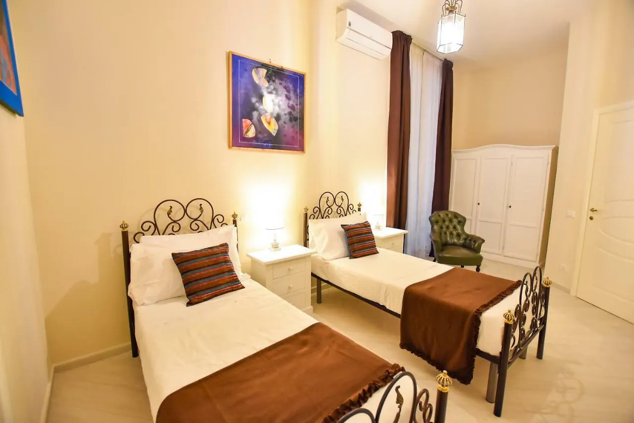 Bed and Breakfast Domus Borbonica Neapel 3*,