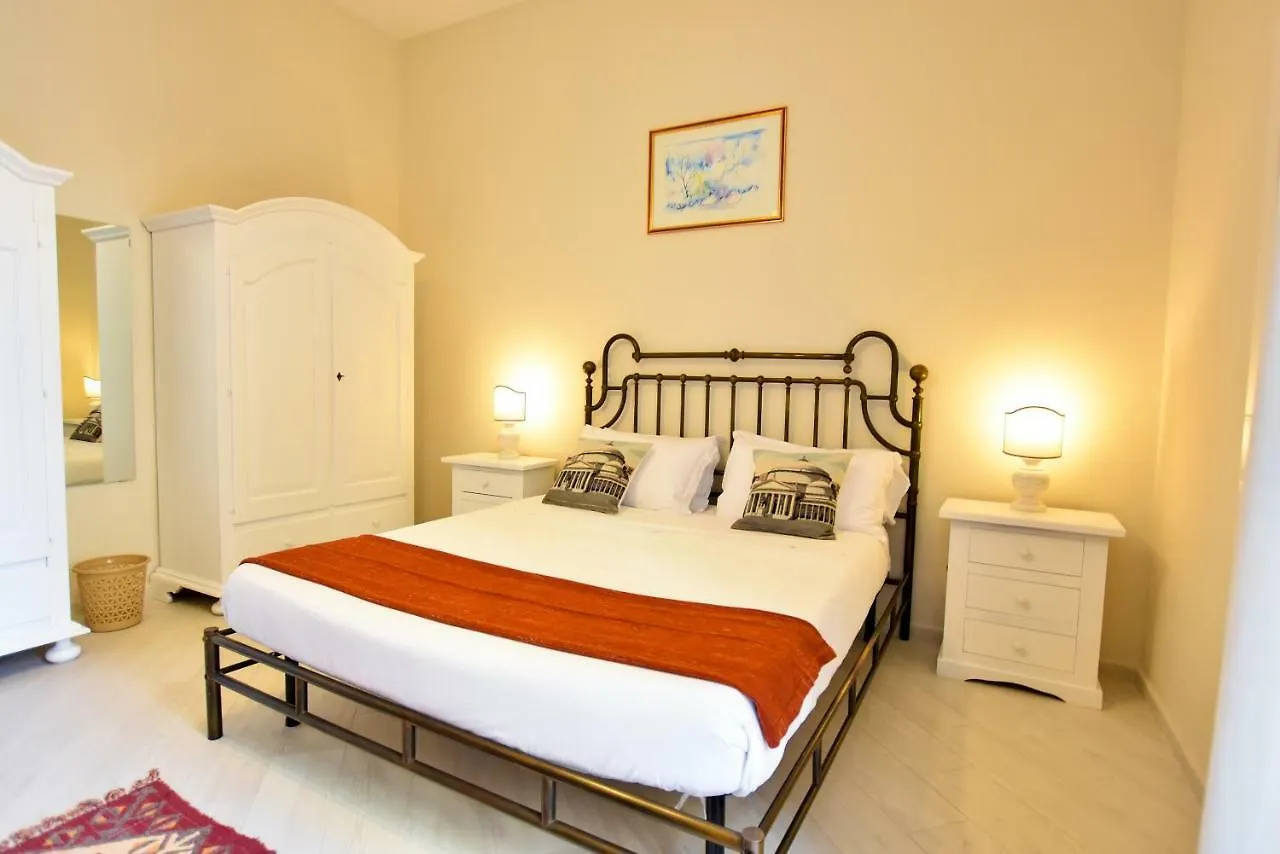 Bed and Breakfast Domus Borbonica Neapel 3*,  Italien