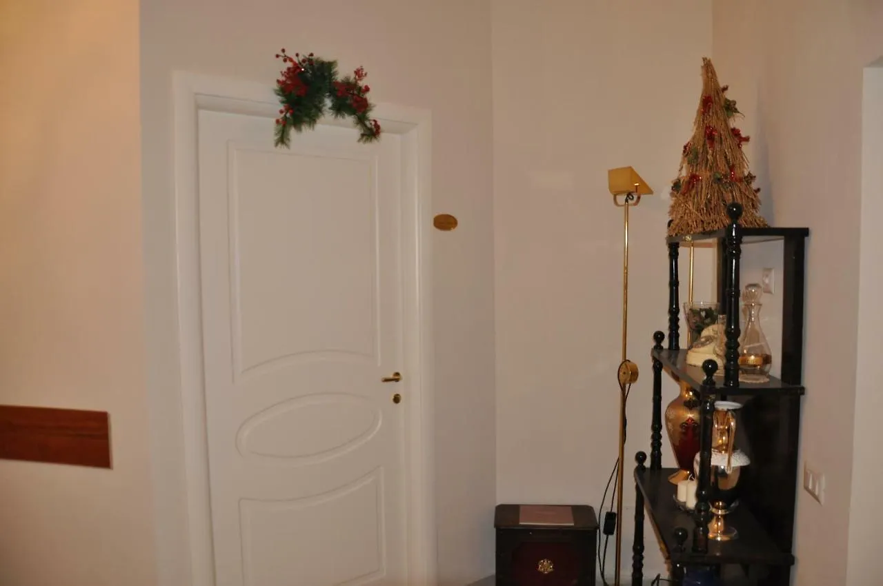 Bed and Breakfast Domus Borbonica Neapel 3*,
