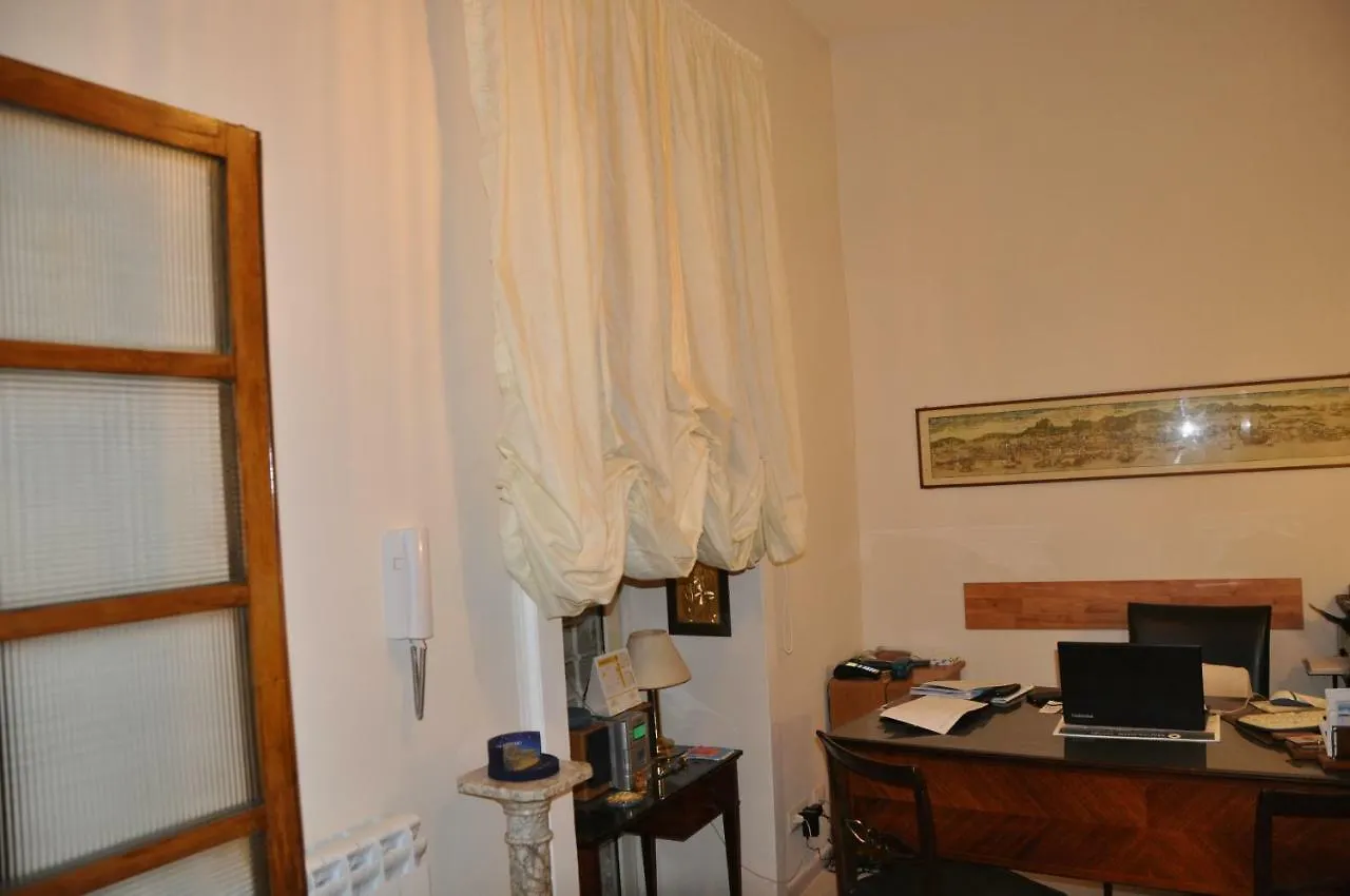 Bed and Breakfast Domus Borbonica Neapel 3*,  Italien